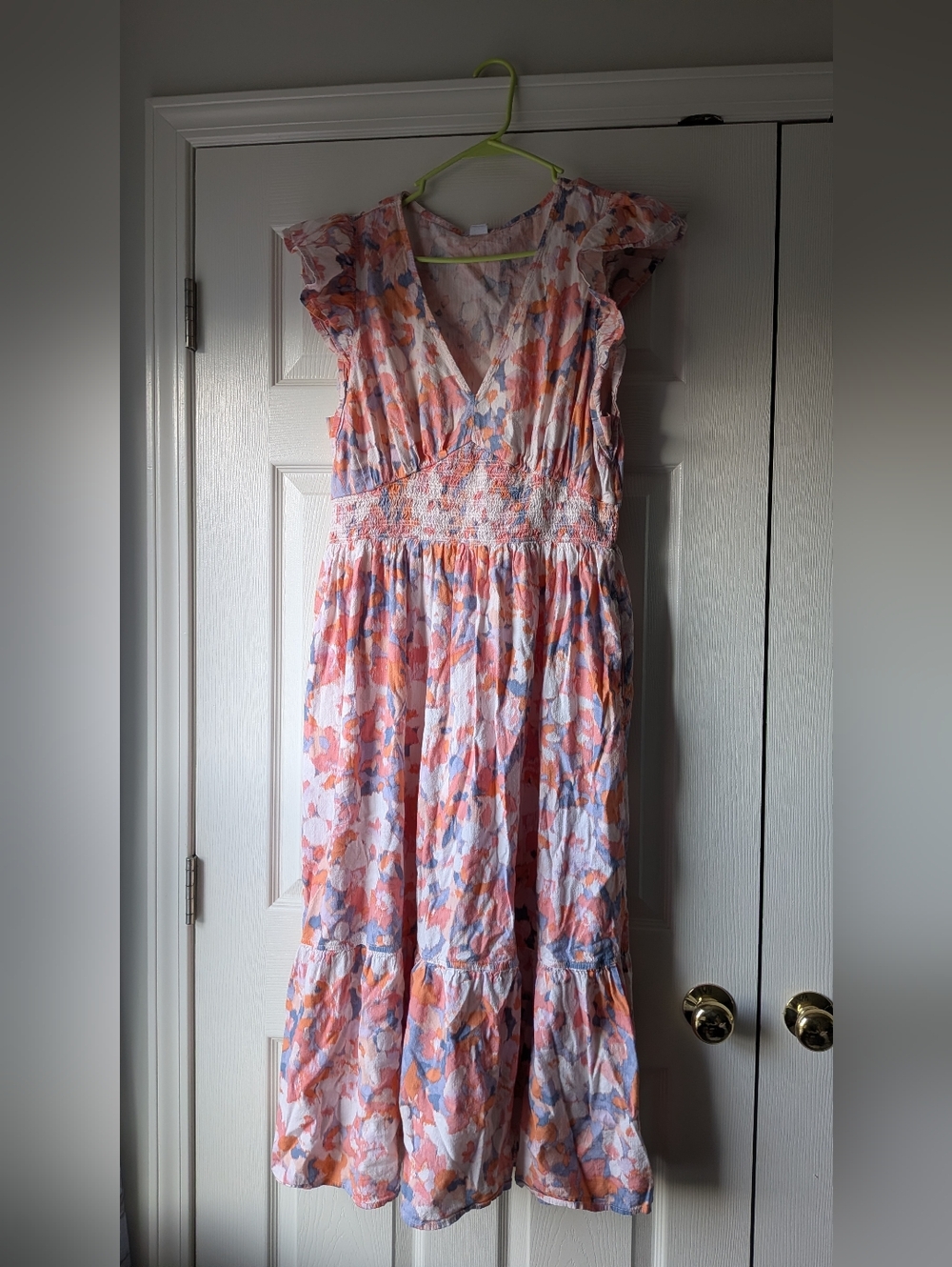 Floral Flutter-Sleeve Midi Dress in Peach Multi - Picture 7 of 9
